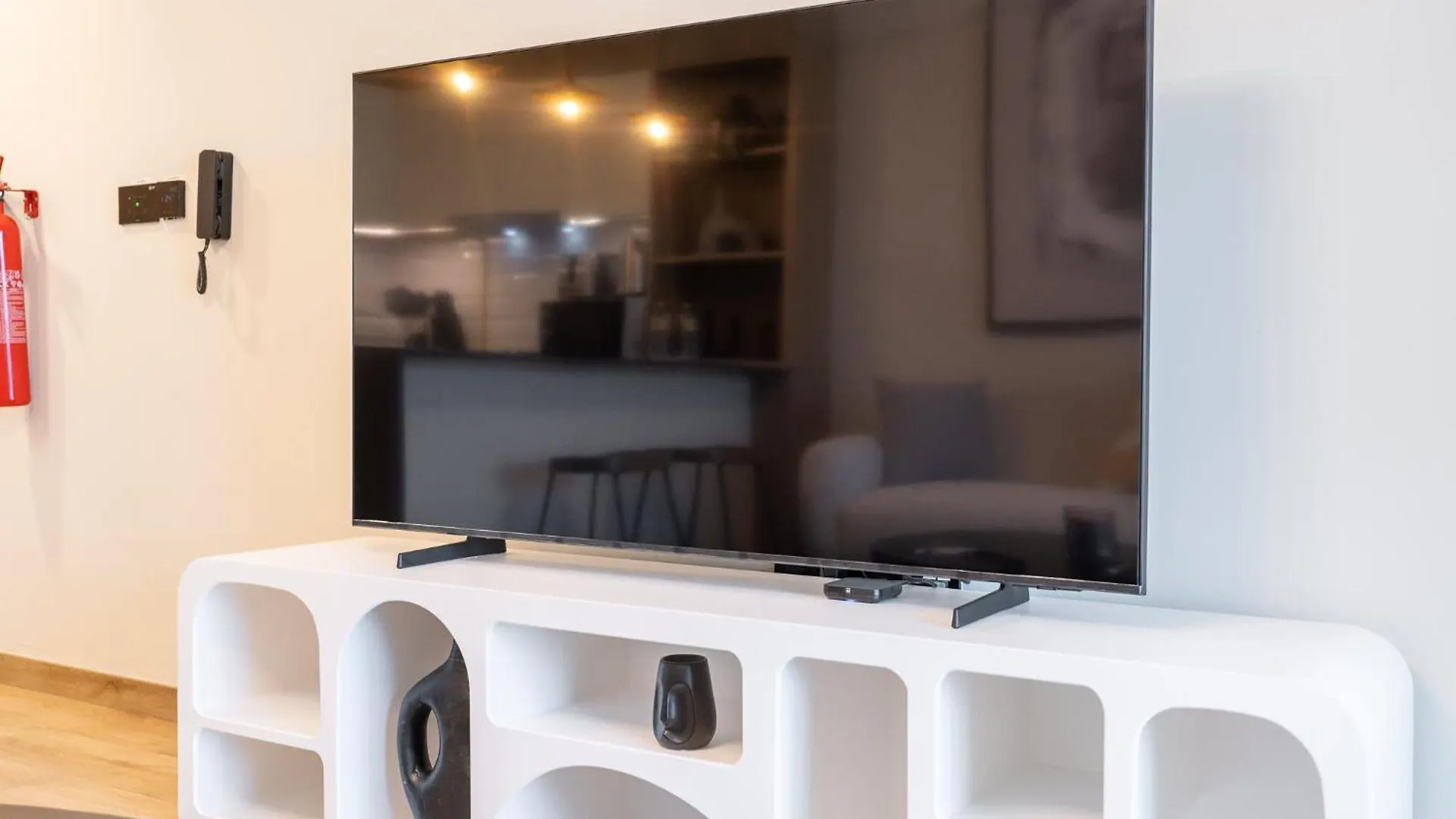 Studio Flat In Rokane G25 Near Five, Jvc Perfect For 2 Дубай Апартаменты