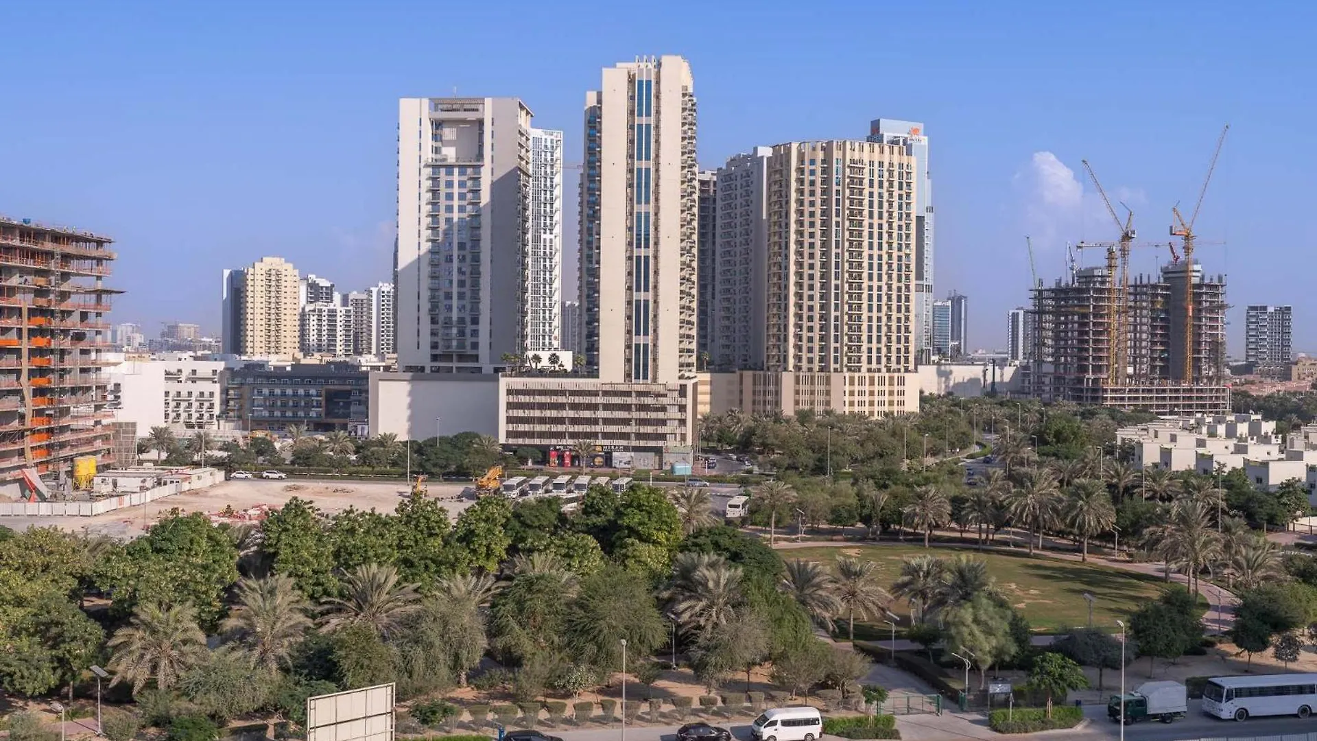 Studio Flat In Rokane G25 Near Five, Jvc Perfect For 2 Dubai
