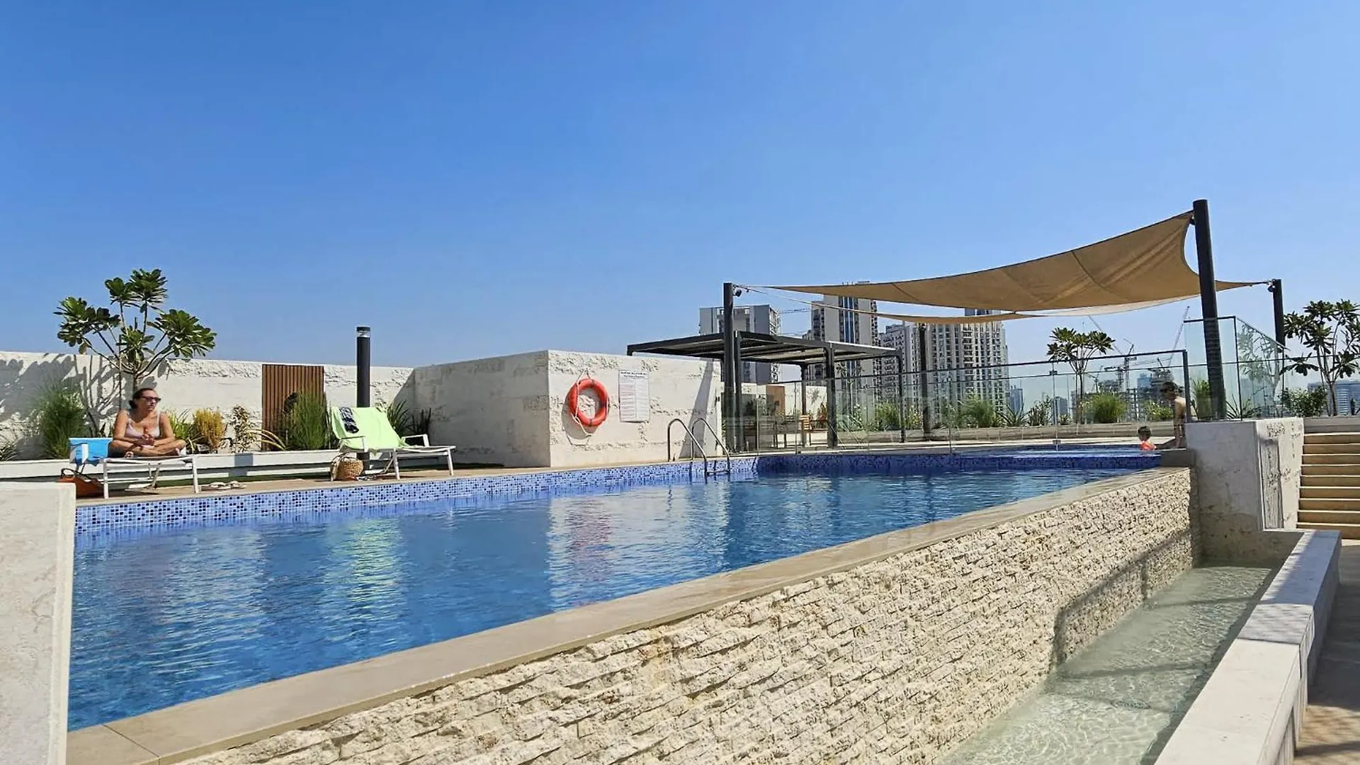 Studio Flat In Rokane G25 Near Five, Jvc Perfect For 2 Dubai